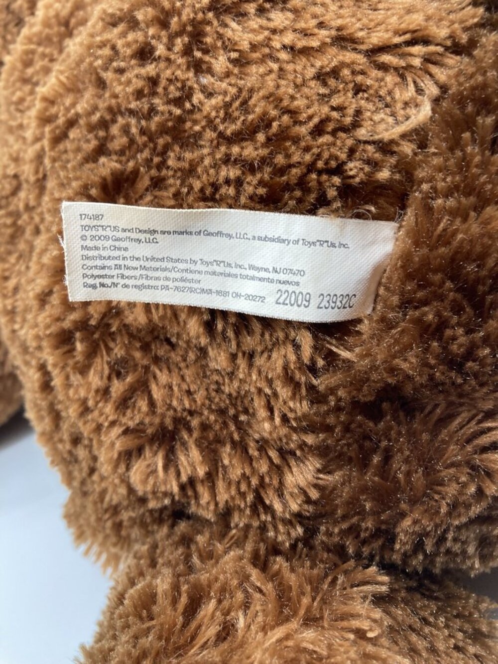 2009 Toys R Us Plush Bear 21” - Picture 5 of 6
